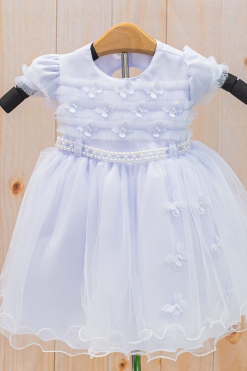 Vestido Branco com Apliques de borboletas e Pérolas.