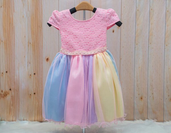 Vestido Rosa com Saia Multicolorida